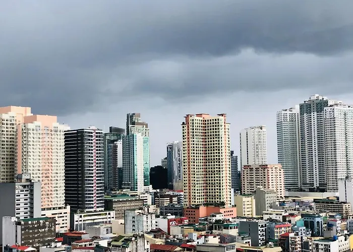 Hub Metro In Makati 100west 1br With Balcony