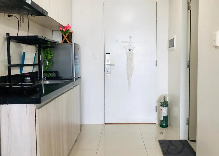 Apartment Hub Metro In Makati 100west 1br With Balcony *