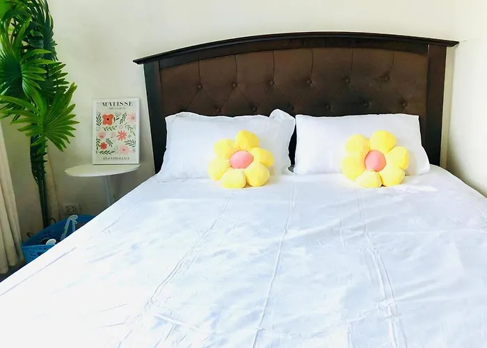 Hub Metro In Makati 100west 1br With Balcony Manila