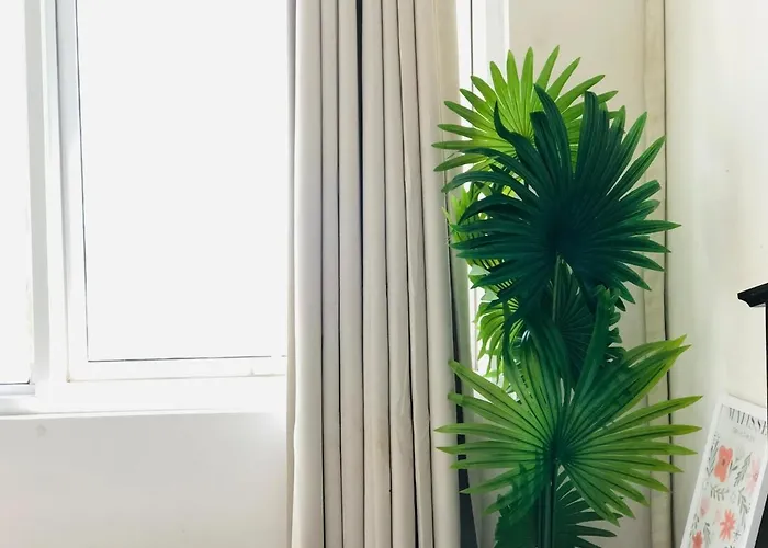 Hub Metro In Makati 100west 1br With Balcony Apartment *