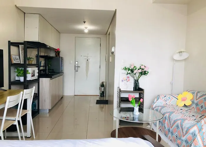 Hub Metro In Makati 100west 1br With Balcony *
