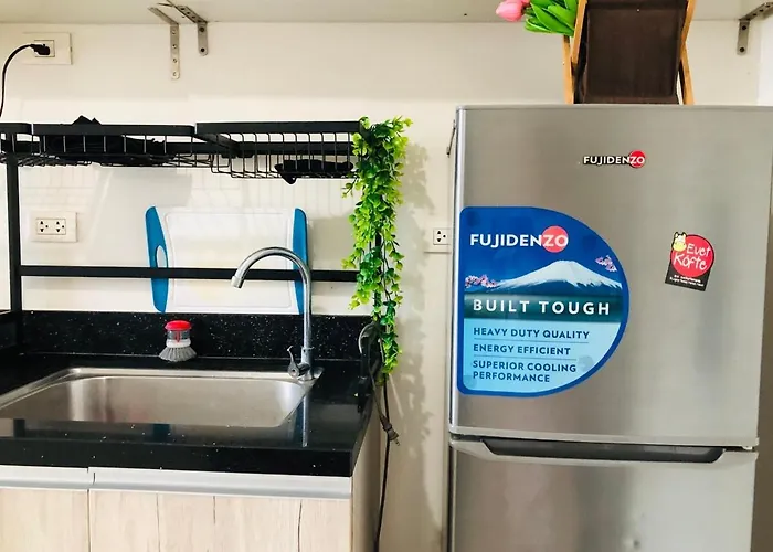 Hub Metro In Makati 100west 1br With Balcony Apartment *