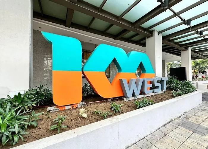 Hub Metro In Makati 100west 1br With Balcony Manila